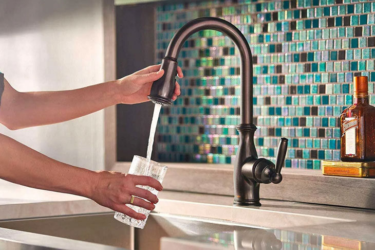 Best Delta Kitchen Faucet 2023: Reviews + Buying Guide